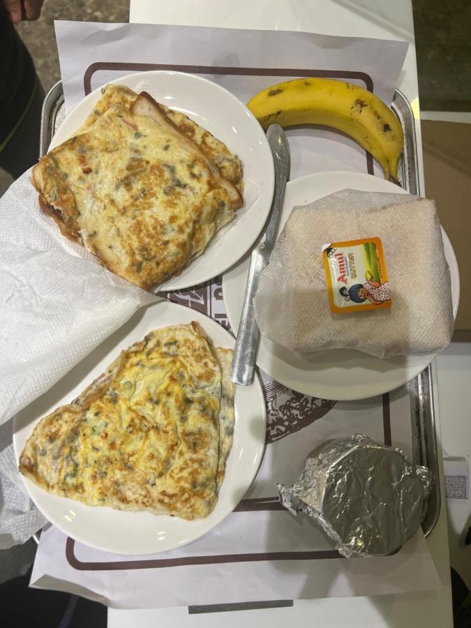 כלכותה Hotel Aston מראה חיצוני תמונה