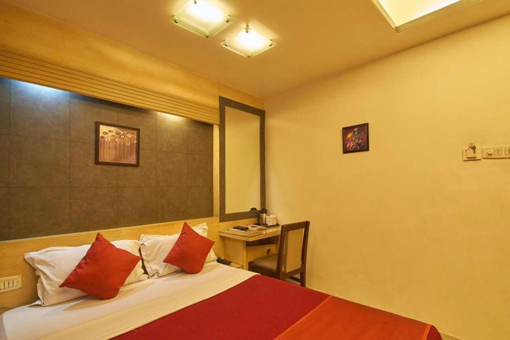 כלכותה Hotel Aston חדר תמונה